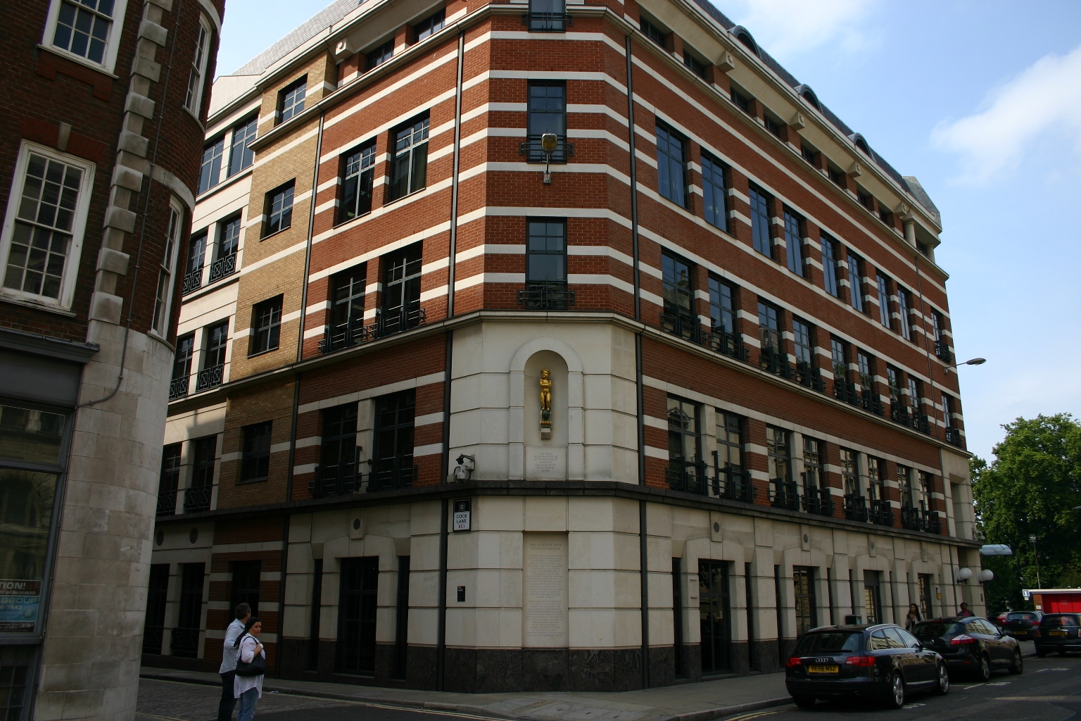 The Golden Boy of Pye Corner, St Bartholomew's Hospital, London  - 01.JPG